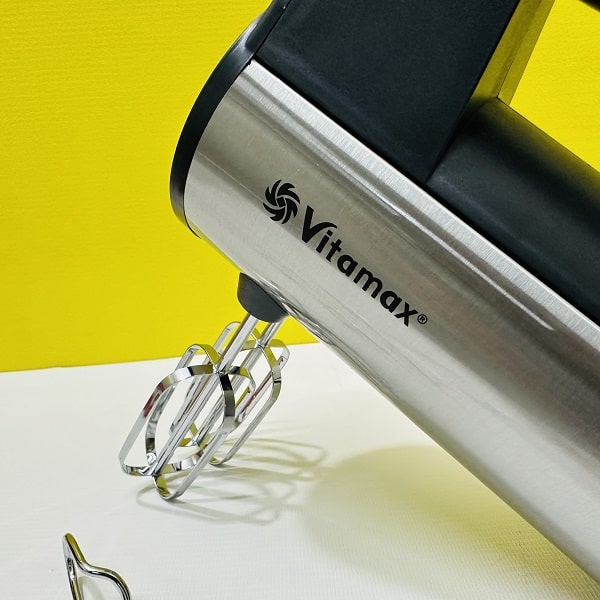 hand mixer with box